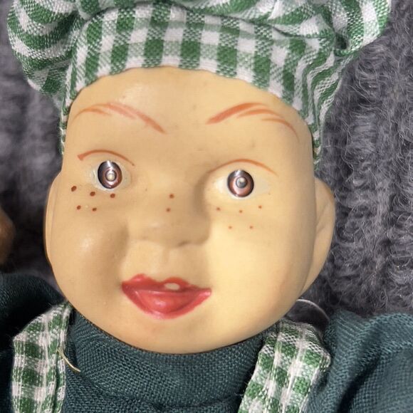 Vintage Shelf Sitter Set Of 2 Porcelain 6” Dolls Girl Boy Cottage Core Green - Picture 7 of 11